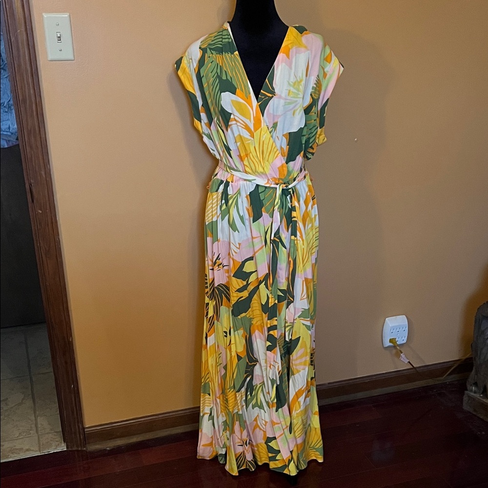 MIAMI? PALM BEACH VIBES? Tropical Floral Maxi Dress in Yellow, Green and Pink.